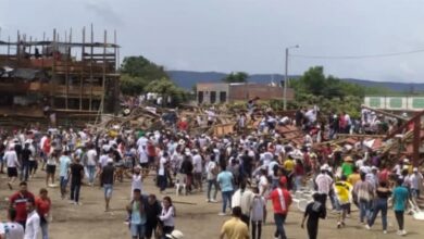 Photo of Video: tragedia en Colombia al caer una tribuna en una plaza de toros