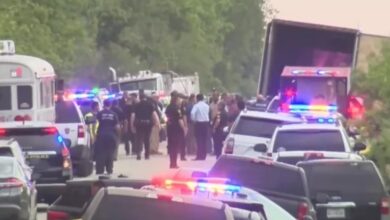 Photo of Conmoción: hallan al menos 46 cadáveres en el acoplado de un camión en Texas