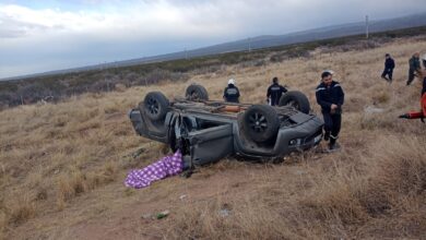 Photo of Luján: una mujer uruguaya murió al volcar su camioneta en la ruta 7